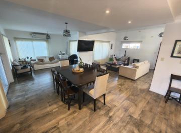 Casa · 157m² · 5 Ambientes · 2 Cocheras · Venta Casa en Aires del Llano