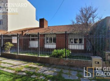 Casa · 160m² · 5 Ambientes · 1 Cochera · Casa en Punta Mogotes