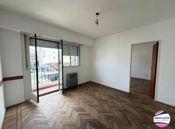 Departamento de 2 ambientes, Velez Sarsfield · Departamento Contrafrente con Balcón - a m de Av Rivadavia