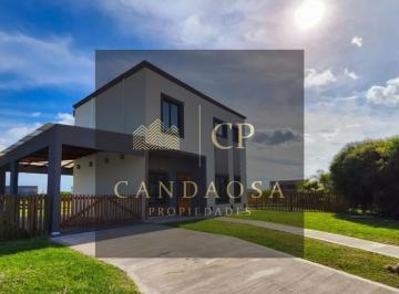 Casa · 150m² · 4 Ambientes · 3 Cocheras · Mlm. Hermosa Casa a Laguna en Área 8, Barrio San Sebastián