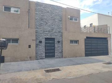 Casa · 118m² · 4 Ambientes · 2 Cocheras · Venta de Casa - Vistalba, Calle Reinoso 1367