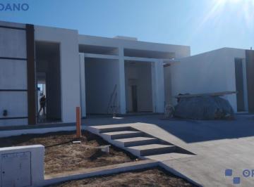 Casa · 83m² · 4 Ambientes · Duplex 2 Dorm. en Venta Docta Parque