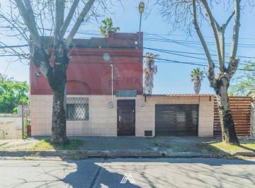 Casa · 60m² · 4 Ambientes · 1 Cochera · Venta Casa Cerro 2 Dorm. Cerro