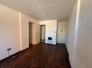 Departamento · 60m² · 5 Ambientes · Alquiler - Departamento, 3 Dorm. - Oportunidad - Nuestra Señora de Lourdes, Rosario.