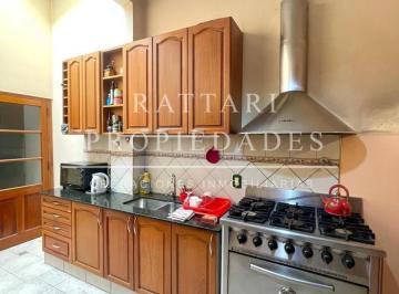 Casa de 4 ambientes, La Matanza · Venta de Casa en Lote Propio 4 Ambientes Ramos Mejía de con Parque, Quincho y Cochera.