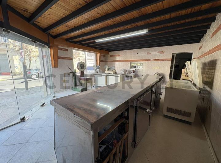 Local comercial · 175m² · 1 Dormitorio · 1 Cochera