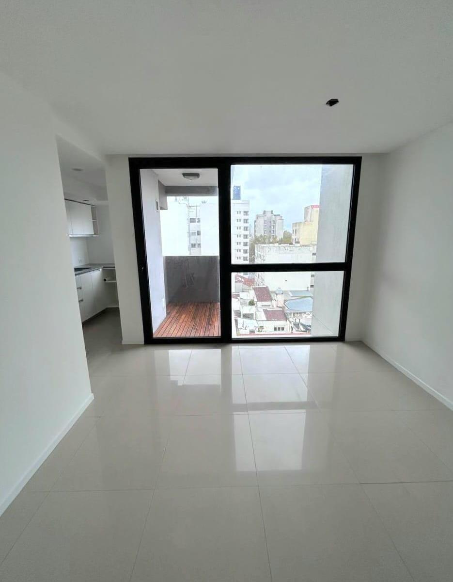 Alquiler Semipiso 2 ambientes. Zona Plaza Mitre.