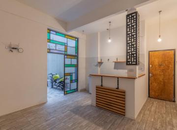 Departamento · 40m² · 2 Ambientes · Venta. Dos Ambientes Refaccionado a Nuevo con Patio en Almagro