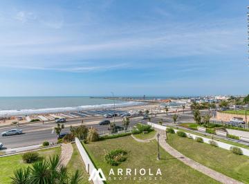 Departamento · 112m² · 4 Ambientes · 1 Cochera · Semipiso 4 Ambientes con Cochera y Baulera. Frente Al Mar en Playa Grande, Mar del Plata.