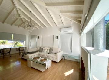 Casa · 200m² · 5 Ambientes · 5 Cocheras · Alquiler Anual Casa Amoblada en Pilar