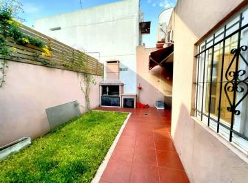 PH · 59m² · 3 Ambientes · PH Tres Ambientes, Al Frente en Planta Baja con Patio y Jardin.