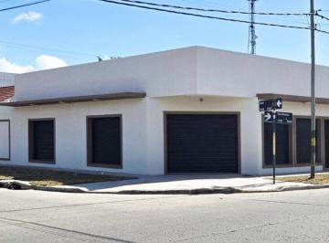 Local comercial · 164m² · 1 Cochera · Venta Local Comercial con Playon y Garage