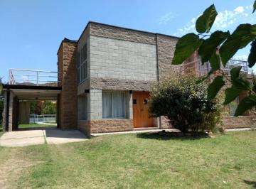 Casa · 168m² · 3 Ambientes · 1 Cochera · Casa Dos Dorm. Venta Valle Grande Parquizado