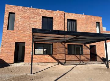 PH · 90m² · 3 Ambientes · 2 Cocheras · Quebradas de Manantiales Duplex de 2 Dorm. en Venta a Estrenar