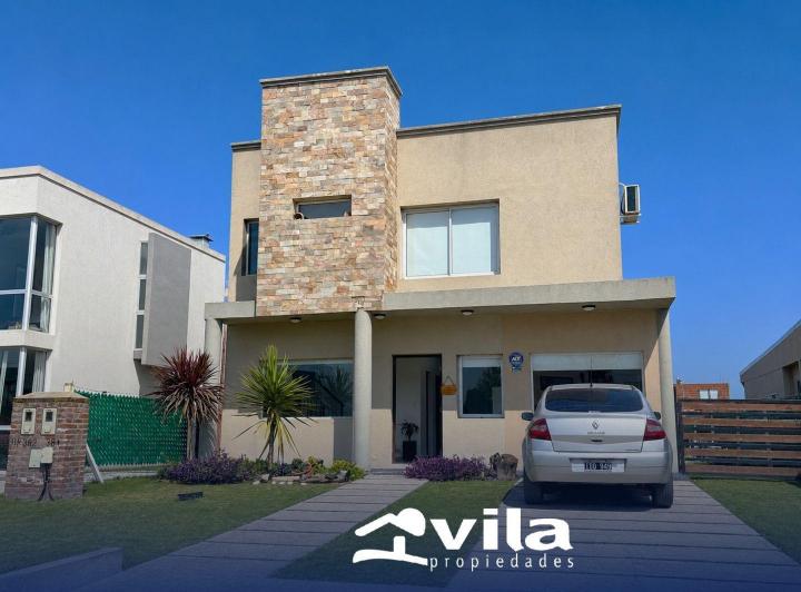 Casa · 118m² · 4 Ambientes · 1 Cochera