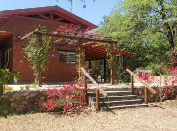Quinta vacacional · 220ha · 5 Ambientes · 2 Cocheras · Hermosa y Amplia Quinta Rodeada de Naturaleza