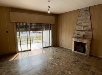 Casa de 5 ambientes, Rosario · Casa con 130 m² en Alquiler, Planta Alta, Eva Peron 6800, Barrio Belgrano, 2 Habitaciones