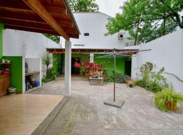 PH · 118m² · 4 Ambientes · 1 Cochera · PH Venta La Plata 2 Dorm. Cochera Patio