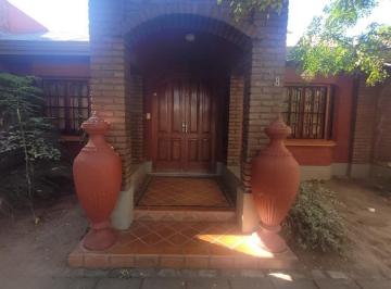 Casa · 140m² · 3 Ambientes · 3 Cocheras · Casa en Barrio Guadalupe