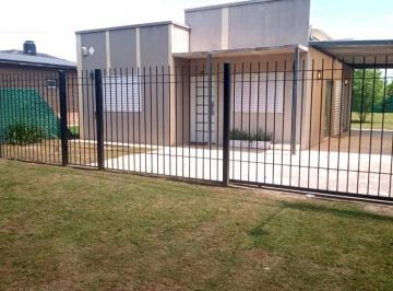 Casa · 66m² · 3 Ambientes · 1 Cochera · Casa en Zavalla, Punta Chacra