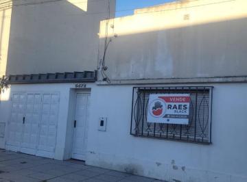 Casa · 90m² · 3 Ambientes · 2 Cocheras · Casa en Barrio Sargento Cabral