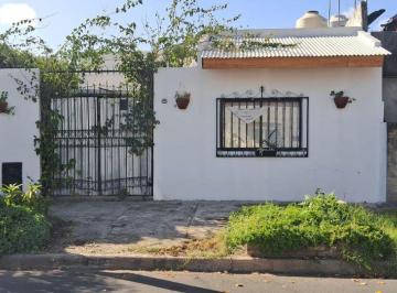 Casa de 2 ambientes, La Matanza · Casa de Dos Ambientes con Pileta, Patio y Muy Iluminada