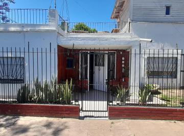 Campo · 140m² · 4 Dormitorios · 3 Cocheras · Dos Viviendas 3 Ambientes en Venta. Ituzaingo Norte