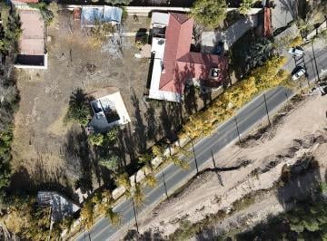 Casa · 416m² · 8 Ambientes · 4 Cocheras · Se Vende Importante Esquina en Chacras de Coria 4691 m²