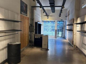 Local comercial · 180m² · 2 Ambientes · 1 Cochera · Alquiler Local Comercial 5 Ambientes con Cochera en Flores