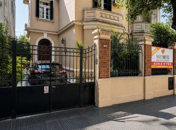 Casa · 260m² · 6 Ambientes · 3 Cocheras · Venta de Casa Lote Propio de 6 Ambientes con Cochera, Patio, Parrilla y Terraza en Caballito
