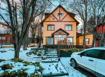 Casa · 5 Dormitorios · Casa - Ushuaia