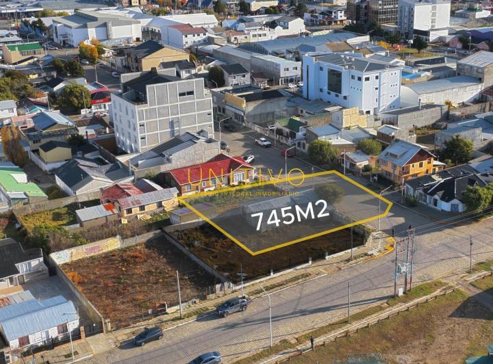 Terreno · 745m²