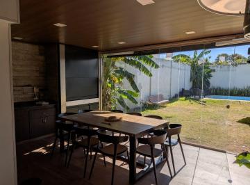 Casa de 7 ambientes, Córdoba · Casa Barrio Juniors en Venta 3 Dorm.