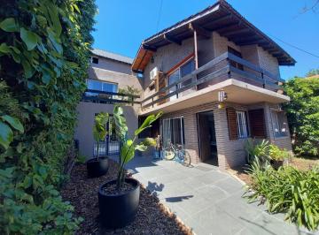 Casa · 173m² · 6 Ambientes · Casa Venta con Jardín y Pileta en San Isidro