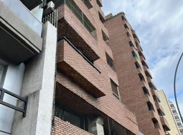 Departamento de 2 ambientes, Córdoba · Excelente Ubicación Sobre Bv Illia a m de Patio Olmos