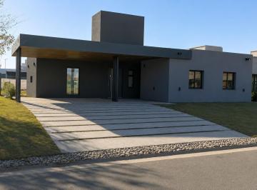 Casa · 136m² · 5 Ambientes · 2 Cocheras · Venta Duplex 3 Dorm Siete Soles