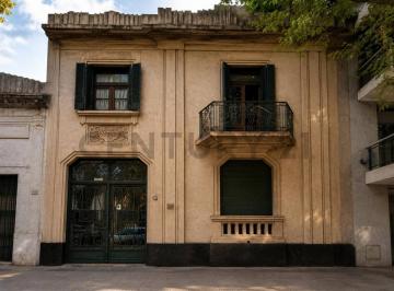 Casa · 268m² · 7 Ambientes · 2 Cocheras · Venta Casa Patrimonial, la Plata - Av 51 18 y 19.