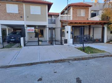 Casa · 150m² · 4 Ambientes · Dúplex en Alquiler 3 Dorm. B° Terrazas, Neuquén Capital