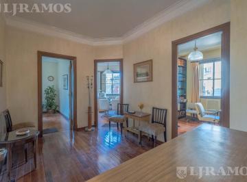 Departamento · 84m² · 5 Ambientes · Departamento en Esquina. Amplia Recepción, 5 Ambientes Muy Luminosos con Ventanas Al Frente.