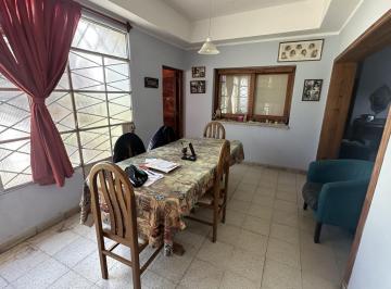 Casa · 300m² · 5 Ambientes · 2 Cocheras · Venta de Casa en Alto Alberdi