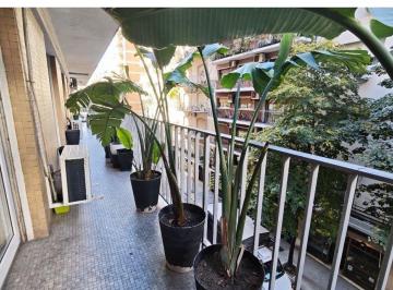 Departamento de 4 ambientes, Recoleta · Montevideo y Guido Divino a Nuevo 2cocheras Fijas Balcon Corrido