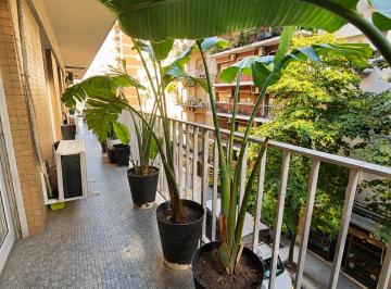 Departamento de 4 ambientes, Recoleta · Montevideo y Guido Divino a Nuevo 2cocheras Fijas Balcon Corrido