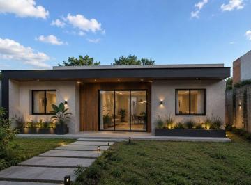 Casa · 152m² · 5 Ambientes · 3 Cocheras · Lote de 1100 m² + Construcción 1 Planta a Terminar