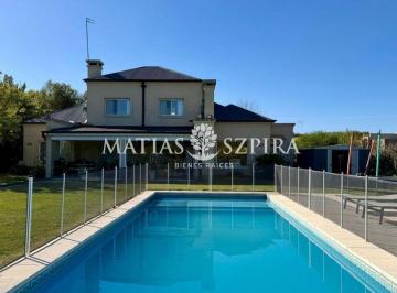 Casa · 243m² · 5 Ambientes · 2 Cocheras · Casa en Venta Haras San Pablo