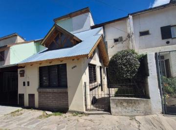 Casa de 4 ambientes, Esquel · Venta Casa 3 Dorm. con Patio. Esquel. Oportunidad