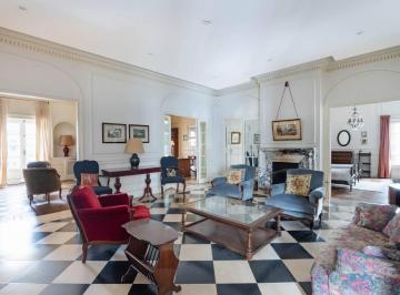 Departamento · 410m² · 11 Ambientes · Arenales y Esmeralda