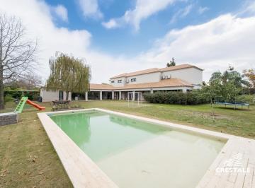 Casa · 490m² · 10 Ambientes · 4 Cocheras · Venta / Permuta - Casa 5 Dorm. en Cadaqués Funes Hills - Barrio Privado.