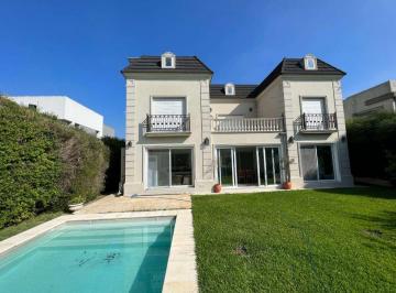 Casa · 300m² · 4 Ambientes · 3 Cocheras · Venta Casa Nuevo Quilmes Al Agua