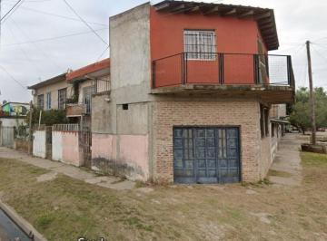 Casa · 221m² · 6 Ambientes · 1 Cochera · Casa Multifamiliar en Venta Gregorio de Laferrere