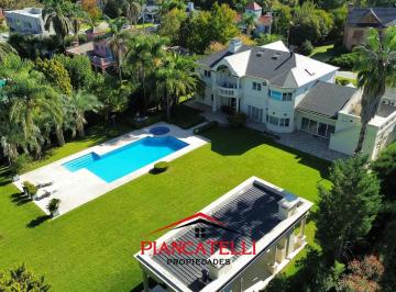 Casa · 527m² · 8 Ambientes · 8 Cocheras · Venta de Casa en San Diego Country Club con 6 Habitaciones